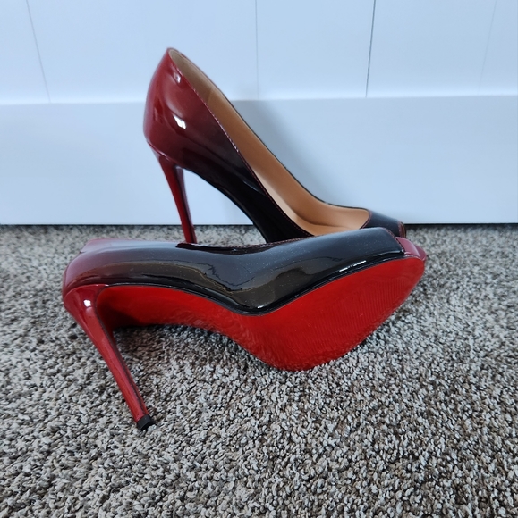 Ladies heels - Picture 2 of 2